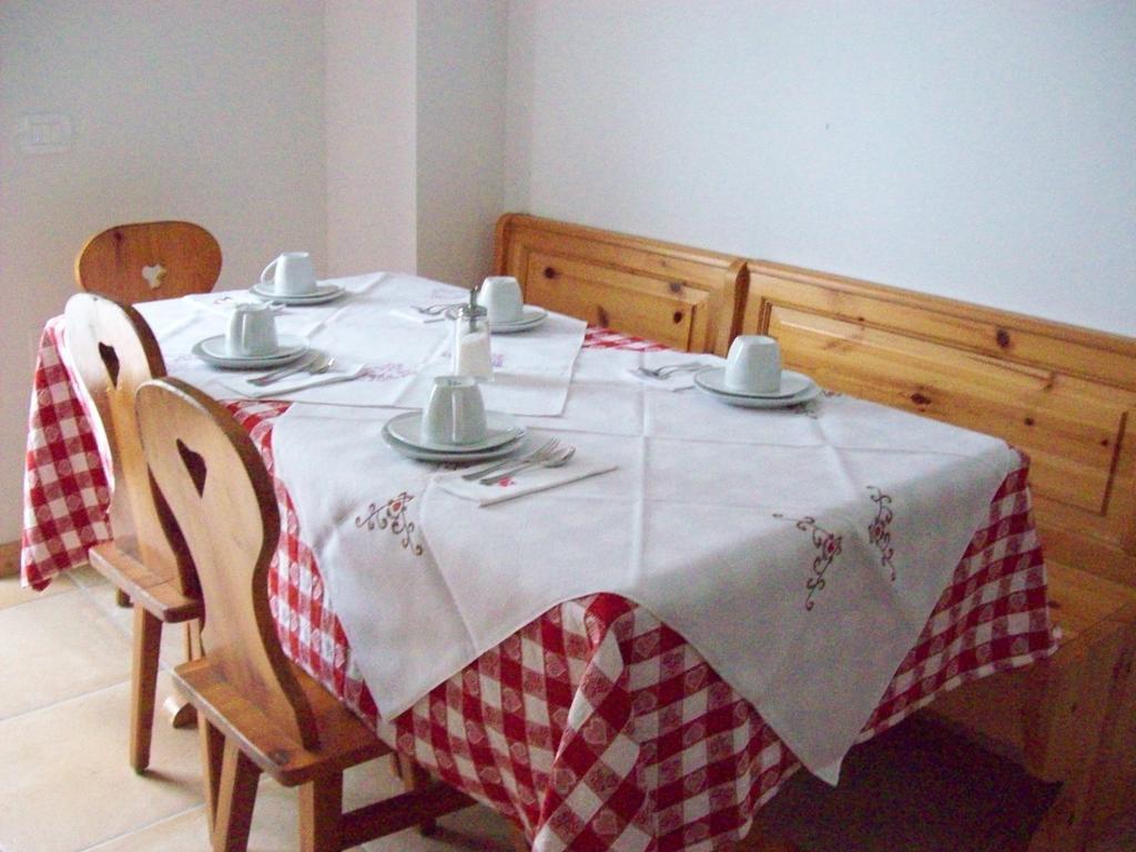 Agritur Rizzi Di Inama Ugo Villa Coredo Cameră foto